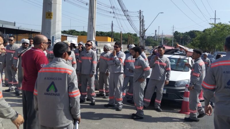 Eletricistas terceirizados da Âmbar Energia param em Manaus e pedem piso de R$ 2,5 mil